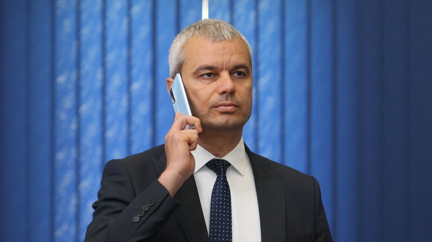 Костадин Костадинов поиска извънредно заседание на парламента заради РСМ