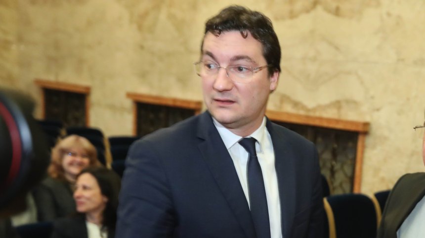 Зарков подпечата Указа с механизма за разследване на главния прокурор