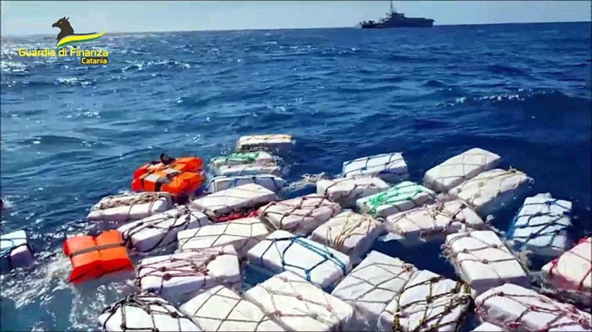 В морето край Катания откриха два тона кокаин за над 400 млн. евро