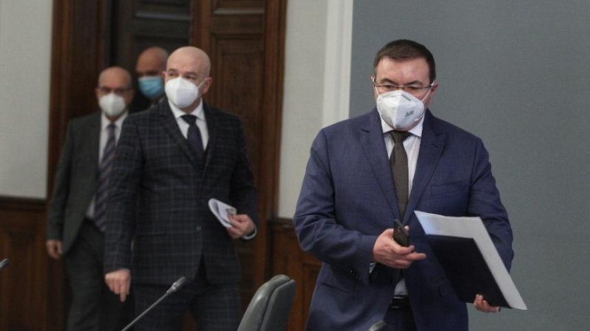 Голяма част от заявилите желание да се ваксинират не се явяват (ОБЗОР)