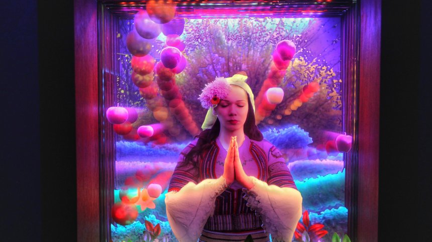 Провокативна изложба по творби на Владимир Димитров - Майстора "Другите българки"