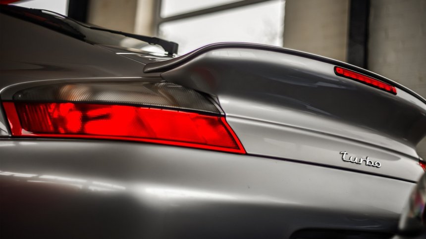 Защо Porsche спря ключови проекти за новите си електромобили