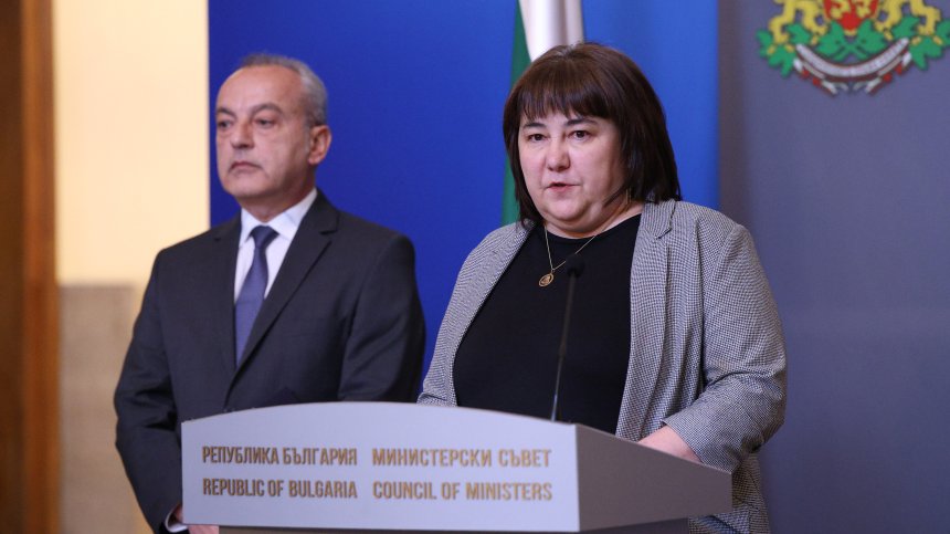 Велкова: Ще задлъжнеем с  46 млрд. до края на 2023 г., необходими са ни нови 13 млрд. дълг