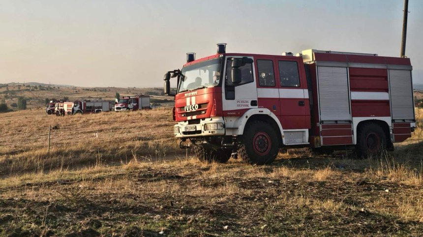 Шведските самолети участваха в потушаването на пожара в Сакар