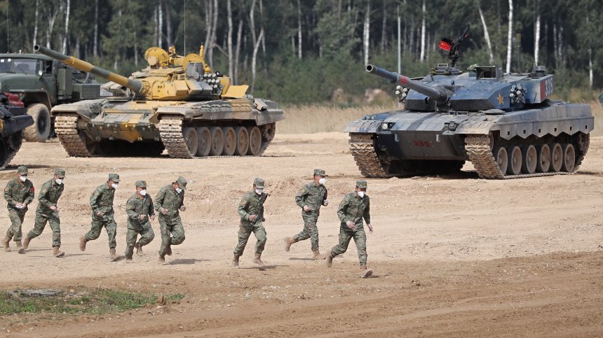 Китай изпрати още военни кораби, хеликоптер и изтребител край Тайван
