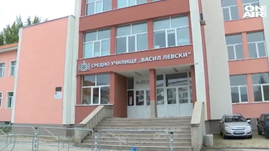 49-годишна учителка от Севлиево загуби битката с Ковид-19