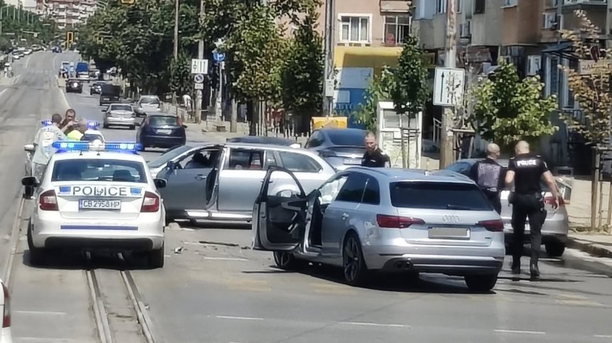 Тежка катастрофа затруднява движението в центъра на София