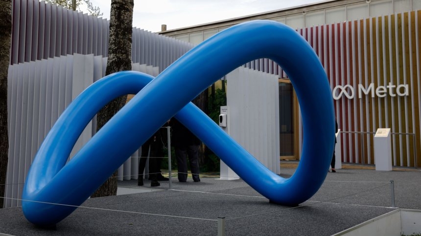 Meta и Twitter клекнаха - ще спазват по-строгите стандарти за публикациите