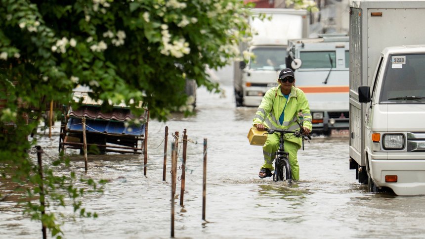 Загинали и 400 хил. евакуирани на Филипините заради опустошителната буря
