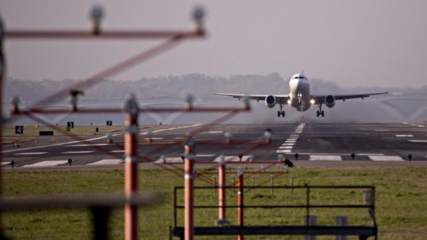 Пътник съди United Airlines заради невъзстановена сума за анулирани полети