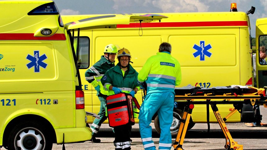 Автобус падна в пропаст в Пакистан, най-малко 19 са загинали и 12 са ранени