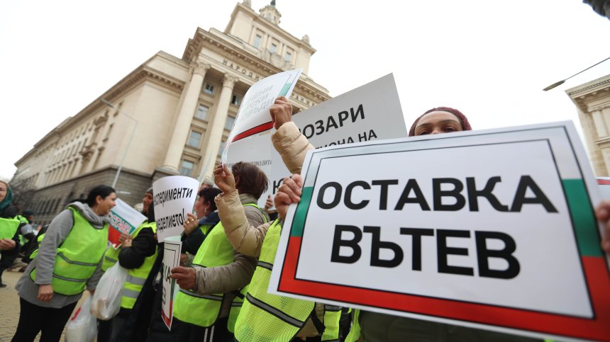 Земеделци от протеста: Министър Вътев да спре да лъже и да си подаде оставката