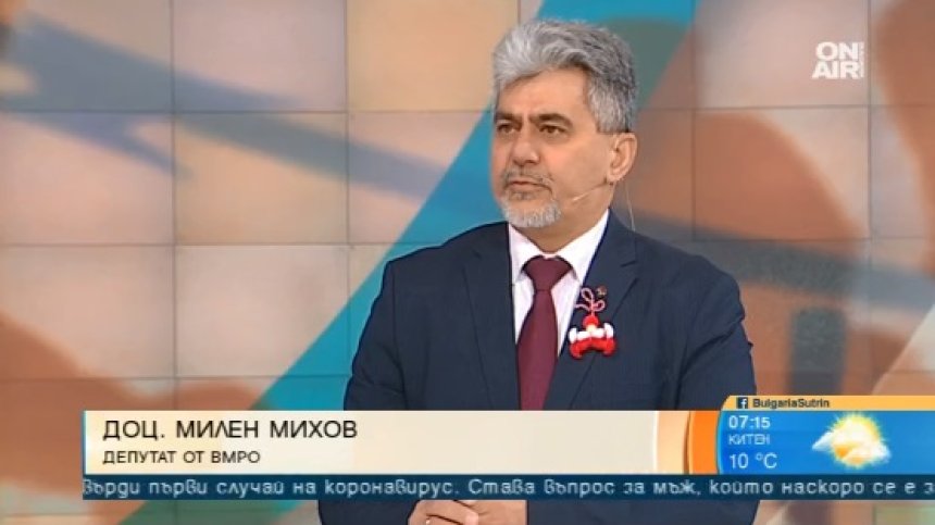Доц. Михов: Ердоган залага живи хора, времето му изтича