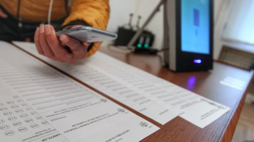 "Зелен сертификат" за гласуването на 14 ноември може да въведе само МЗ