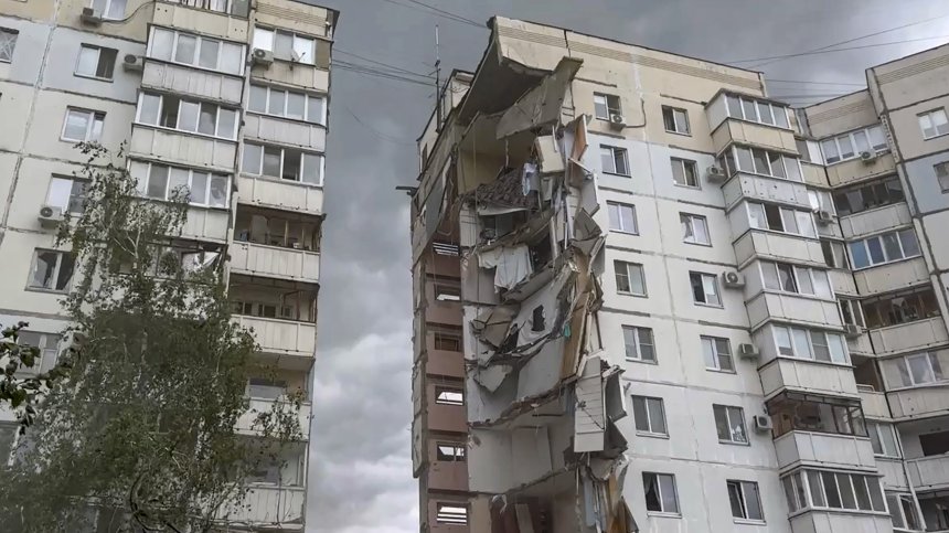 Ранени хора и повредени сгради при украински атаки срещу Белгородска област