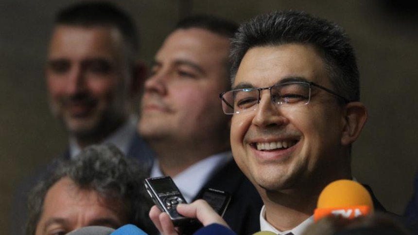 Пламен Николов вече не иска да е премиер, оттеглял се по лични причини