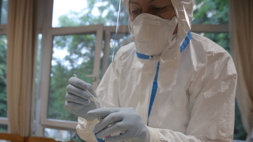 Тревожен ръст: 166 са новозаразените за денонощието, двама са починали (обновена)