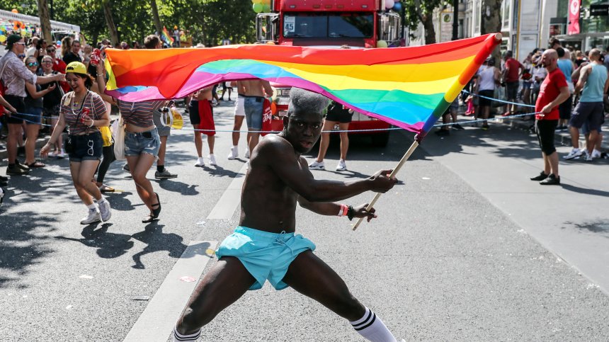 В Германия събират християни-хомофоби -  хомосексуалните били обладани от демони