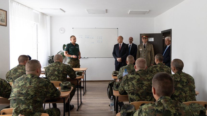 Румен Радев: Гвардията вдъхновява хиляди български младежи