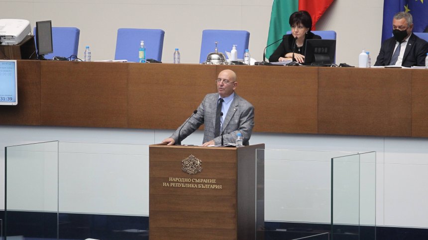 Министри увериха: Няма опасност от преливане на язовири