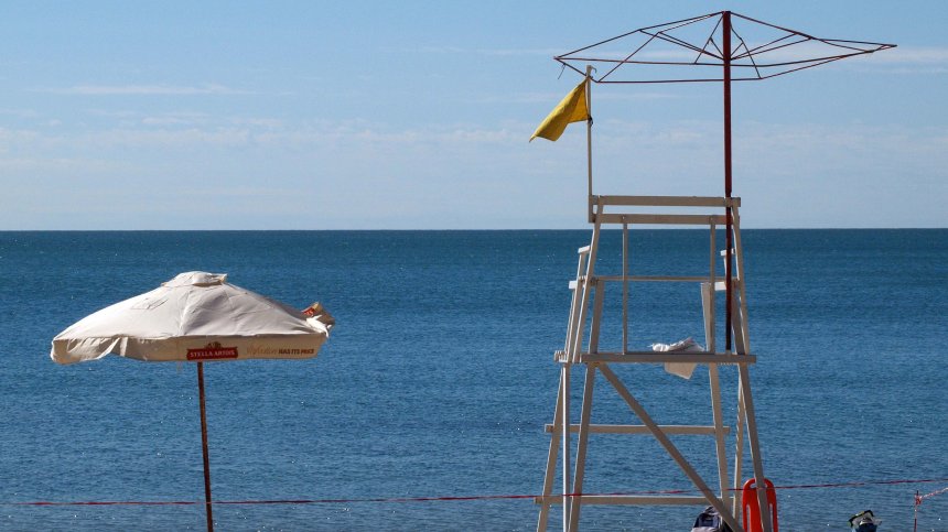 Животът на туристите под риск при редуциране на морските спасители