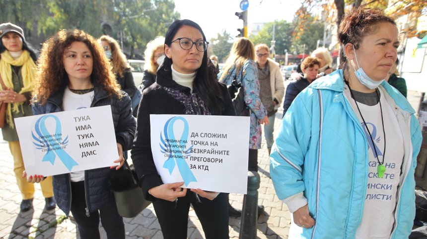 Медицинските сестри поискаха повече пари: Грижим се за 30 пациенти на ден