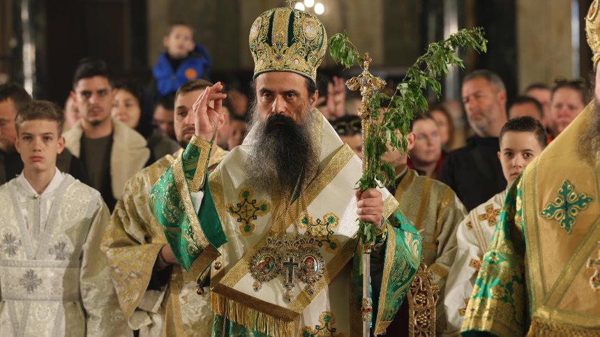 Патриарх Даниил на Цветница: Да пребъдем във вярата (+СНИМКИ)