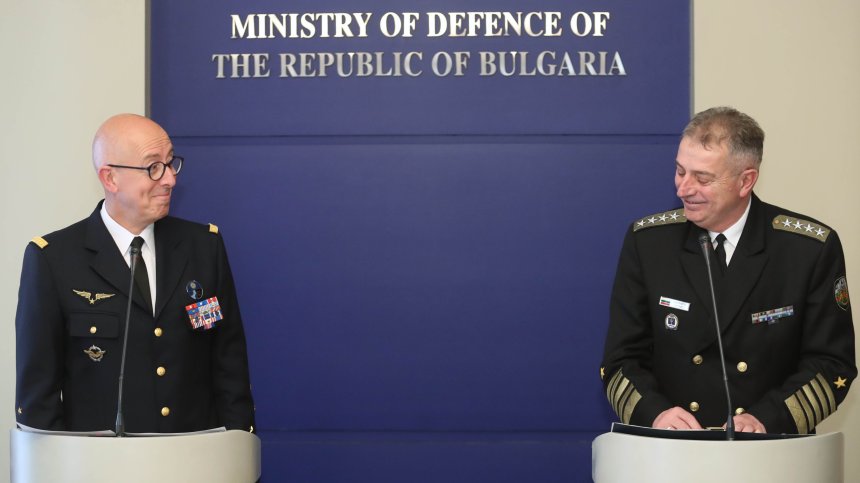 Шефът на Съюзното командване на НАТО е в България