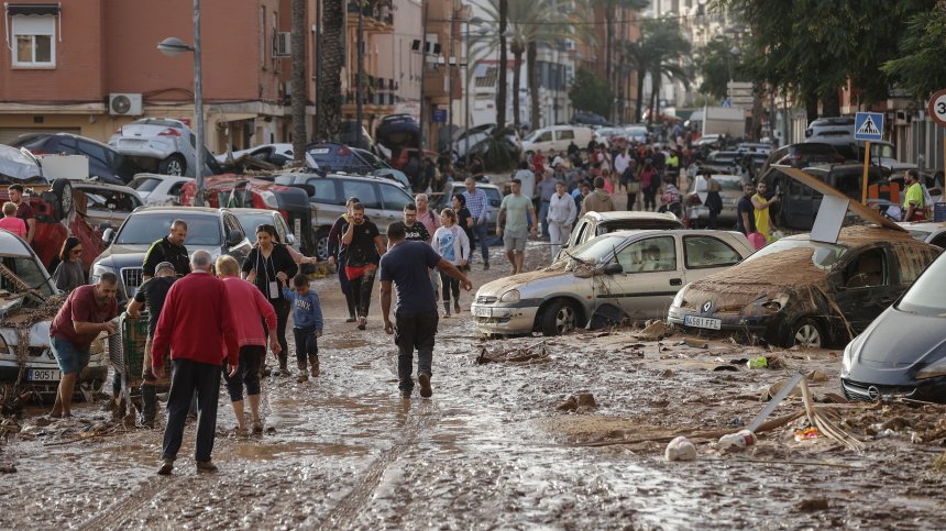 Защо Испания не успя да реагира адекватно на бурята?