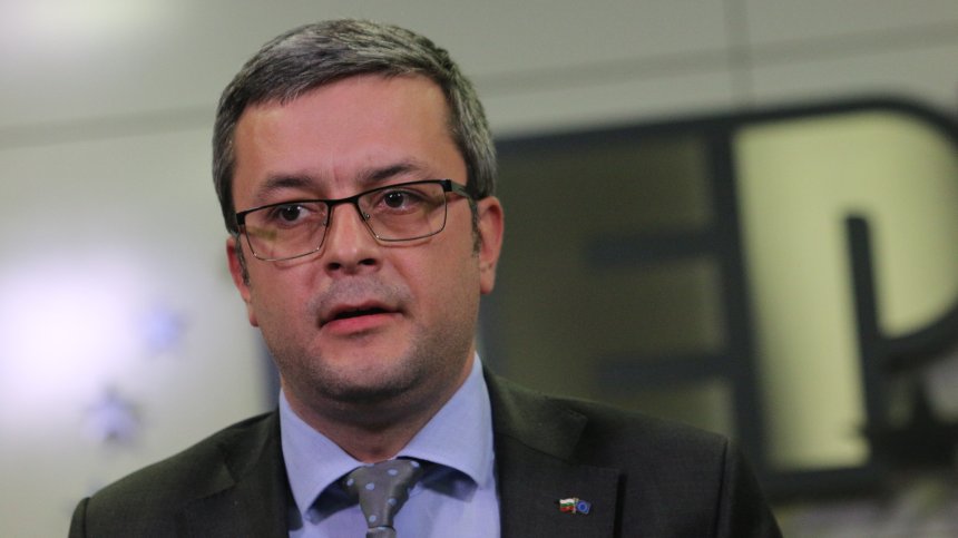 ГЕРБ научила за консултациите при Радев от медиите