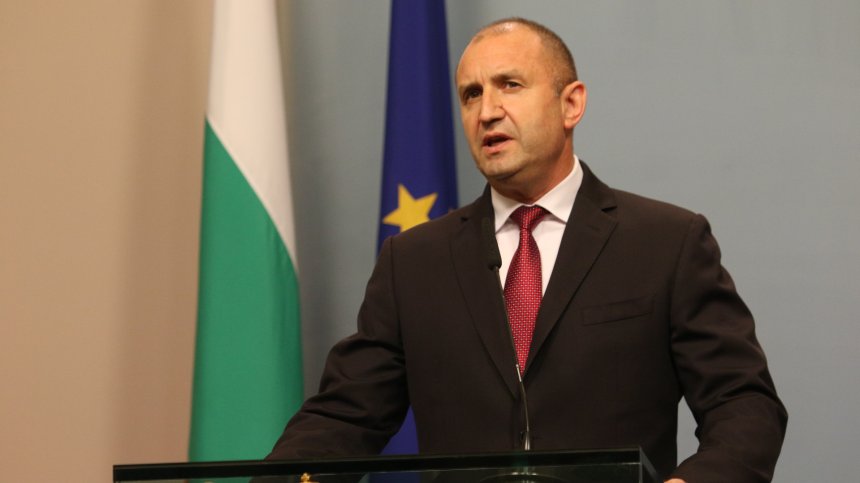 Радев поиска оставката на правителството и Гешев