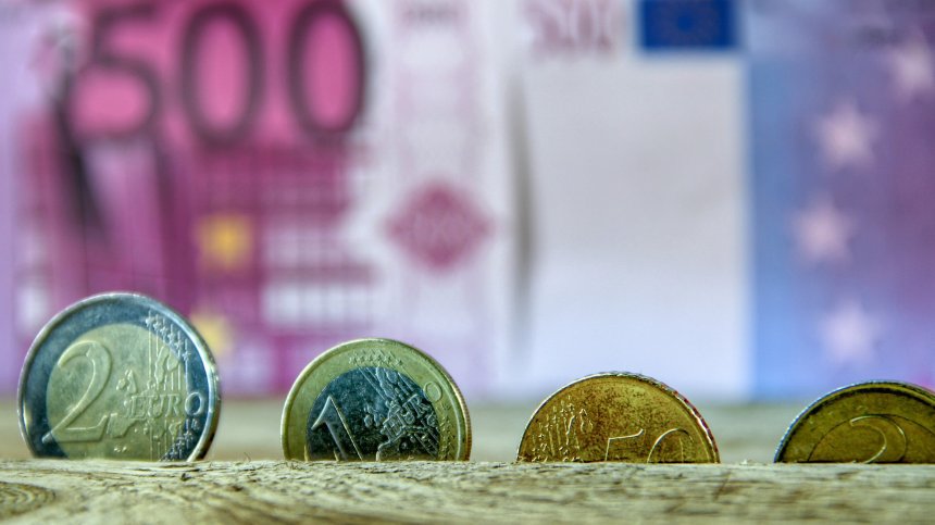 Икономисти от СУ: Въвеждането на еврото няма да доведе до ръст на инфлацията