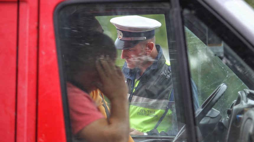 Шофьор ще съди МВР: Дрегер отчел алкохол, кръвният тест - не, но колата му е отнета