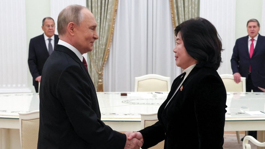 Путин прати поздрави на Ким Чен Ун: Отношенията ни със Северна Корея вървят по план