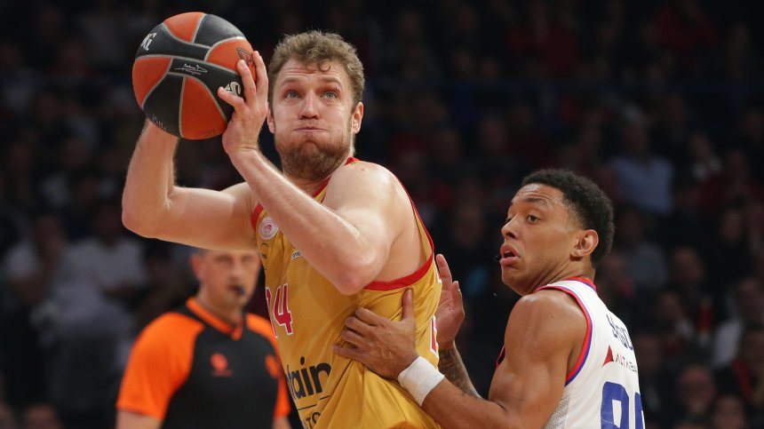 "Олимпиакос" и Александър Везенков с очаквана победа в Евролигата