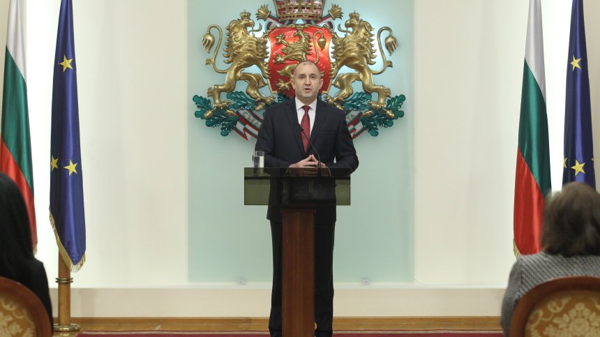 Отчетът на Радев: През 2020 г. доверието в правителството рухна (ОБЗОР)