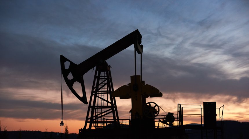 "Лукойл" обяви форсмажорно положение в гигантското нефтено находище в Ирак