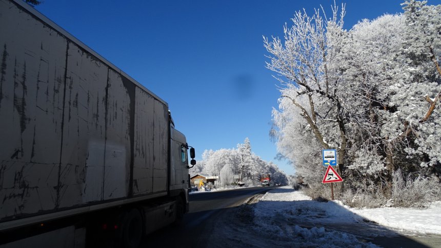 20 см сняг натрупа на Шипка, бурен вятър в Сливен