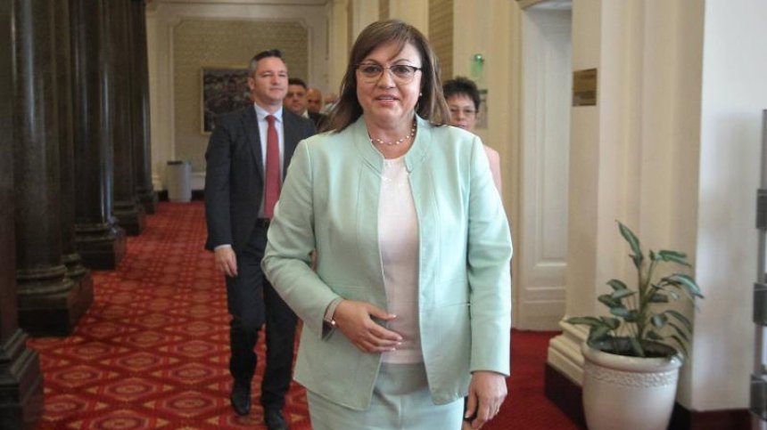 Нинова пак ще води листата на БСП в 25 МИР в София