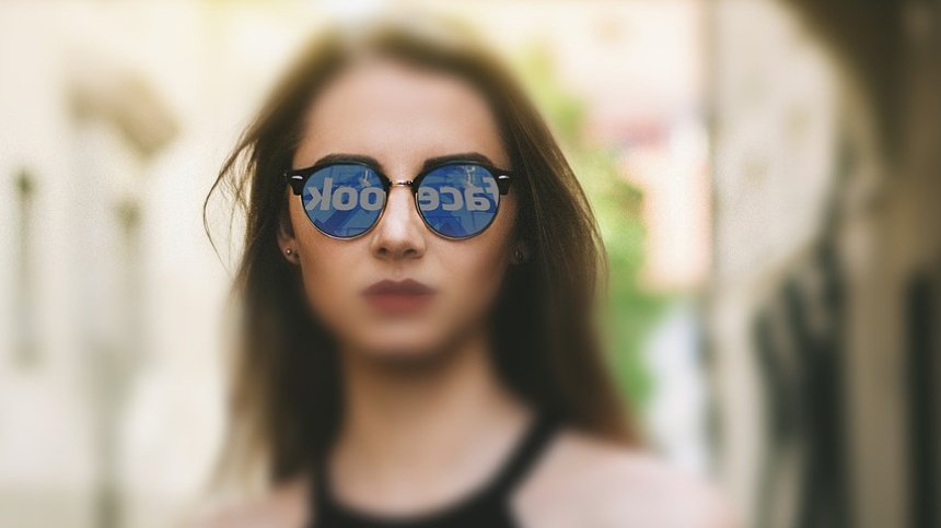 Първите "умни“ очила на Facebook ще са със система за лицево разпознаване?