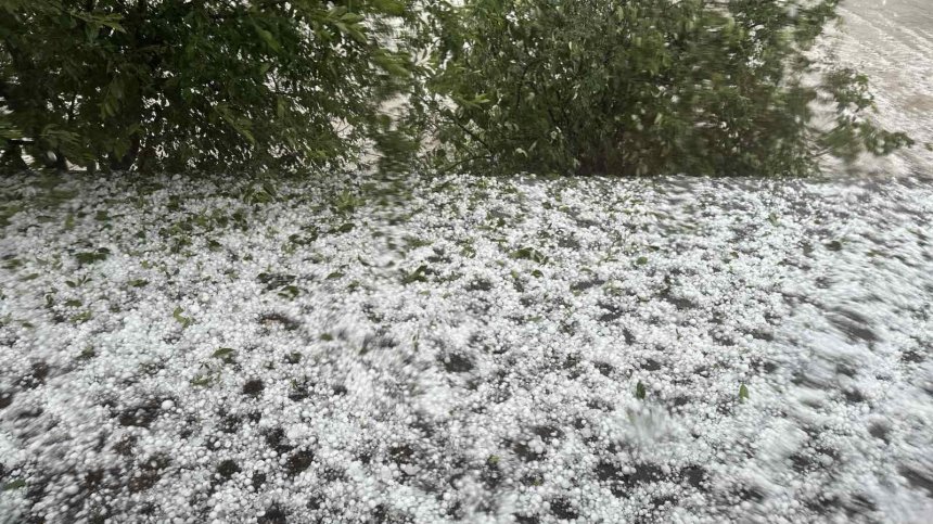 Градушки и порои удариха Северозападна и Централна България