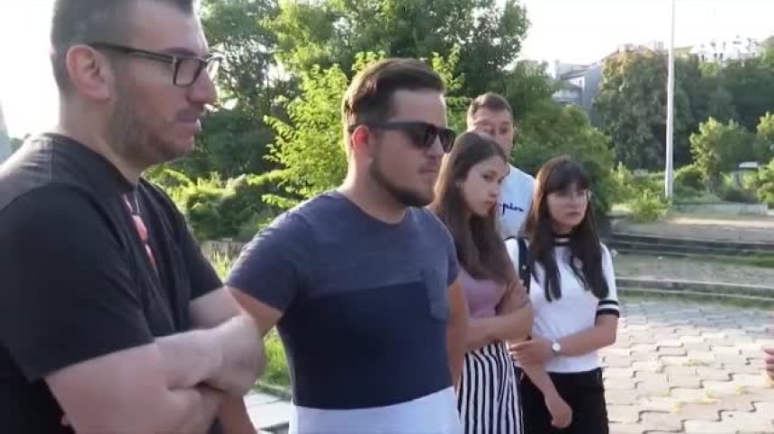 Нечовешко: Хижар би студенти и ги изгони на студа в планината посред нощ
