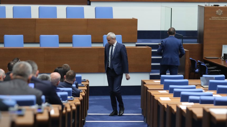 Костадин Костадинов: Внасяме декларация в Европарламента срещу българската полиция