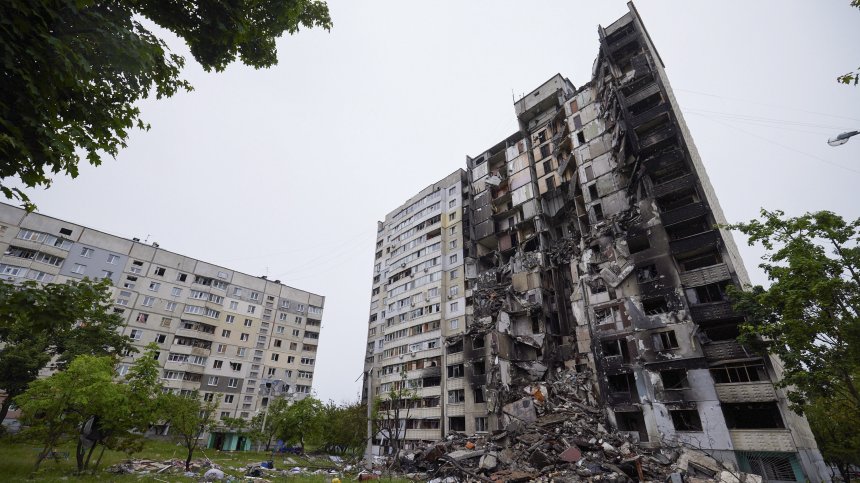 Русия дава задна за Северодонецк, Украйна обвини Москва, че продава зърното ѝ