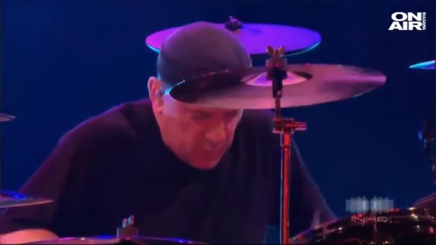 На 67 години си отиде барабанистът на "Ръш" Нийл Пиърт