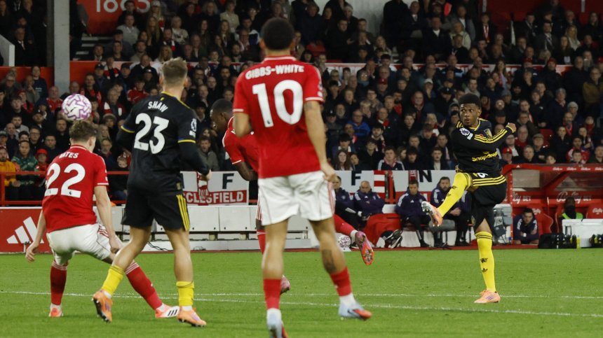 "Нотингам" спря победната серия на "Манчестър Юнайтед"