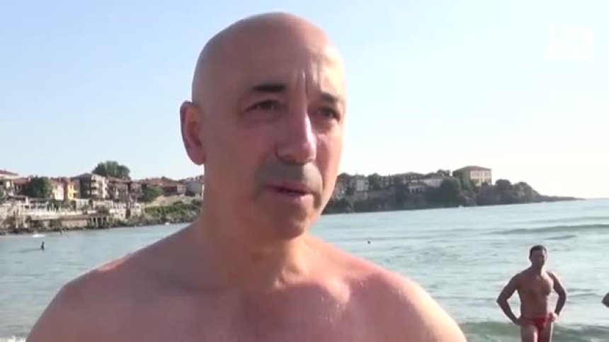Кметът на Созопол: Стига негативни новини за Черноморието ни, водата е чиста