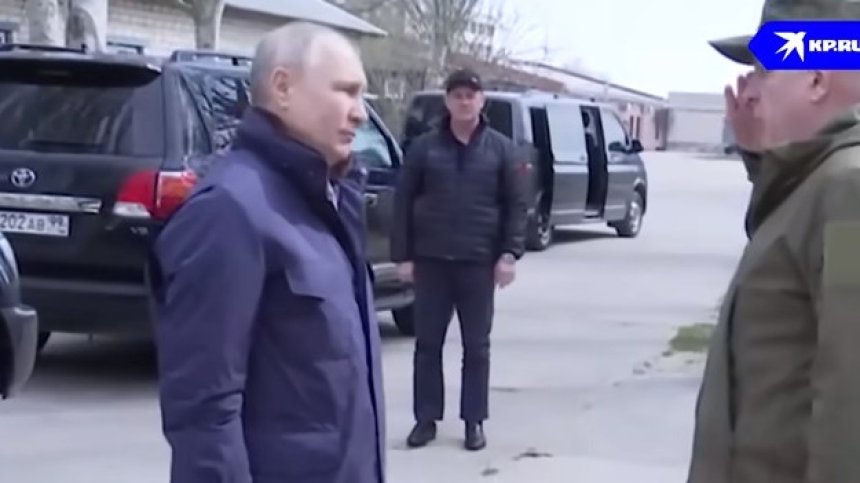 Путин в Украйна с внушителна охрана, прелетя с хеликоптер от Херсонска област до ЛНР (+ВИДЕО)