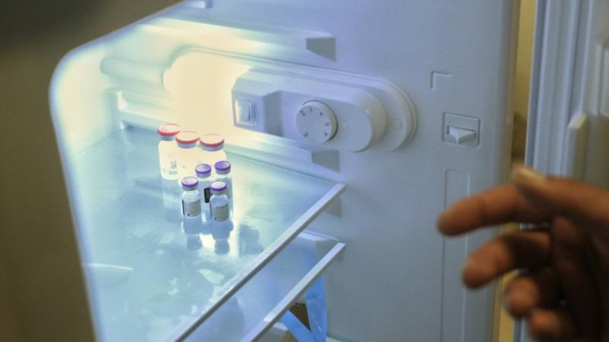 Удължават срока на годност на ваксините на Pfizer с 3 месеца