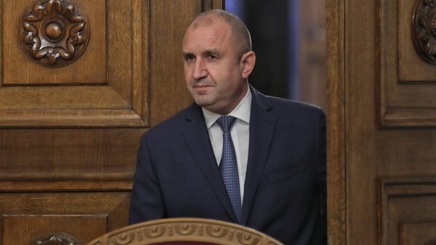 Радев: Държавата се управлява задкулисно, няма значение какво говори Денков